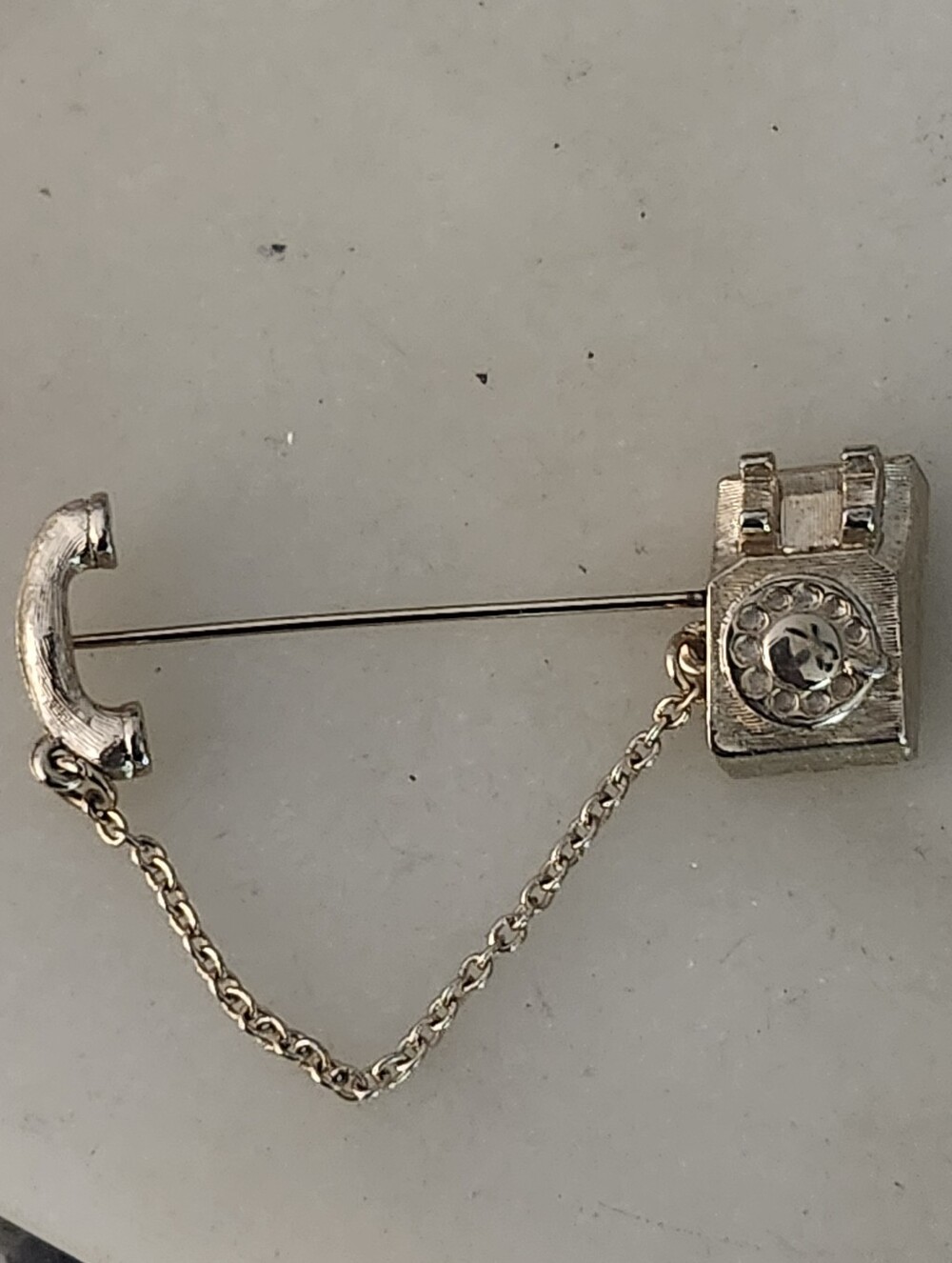 Vtg Avon Gold Tone Rotary Telephone Stick Pin Brooch with Chain